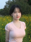 陈江和正在接管中新社记者采访时