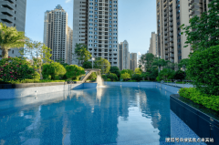 划有约1000㎡双泳池、旱溪水景、地方草坪、儿童